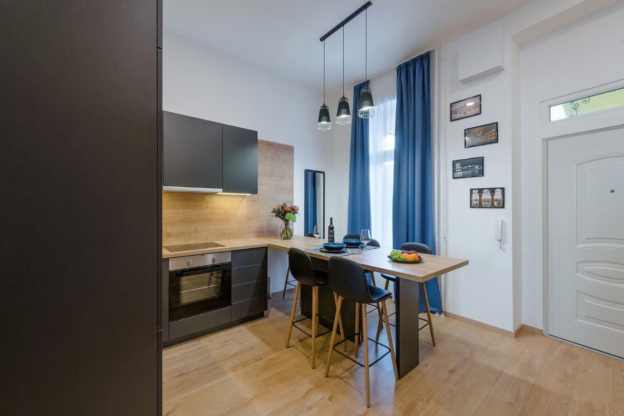 Apartment High End Klauzal With Ac - For Cooling