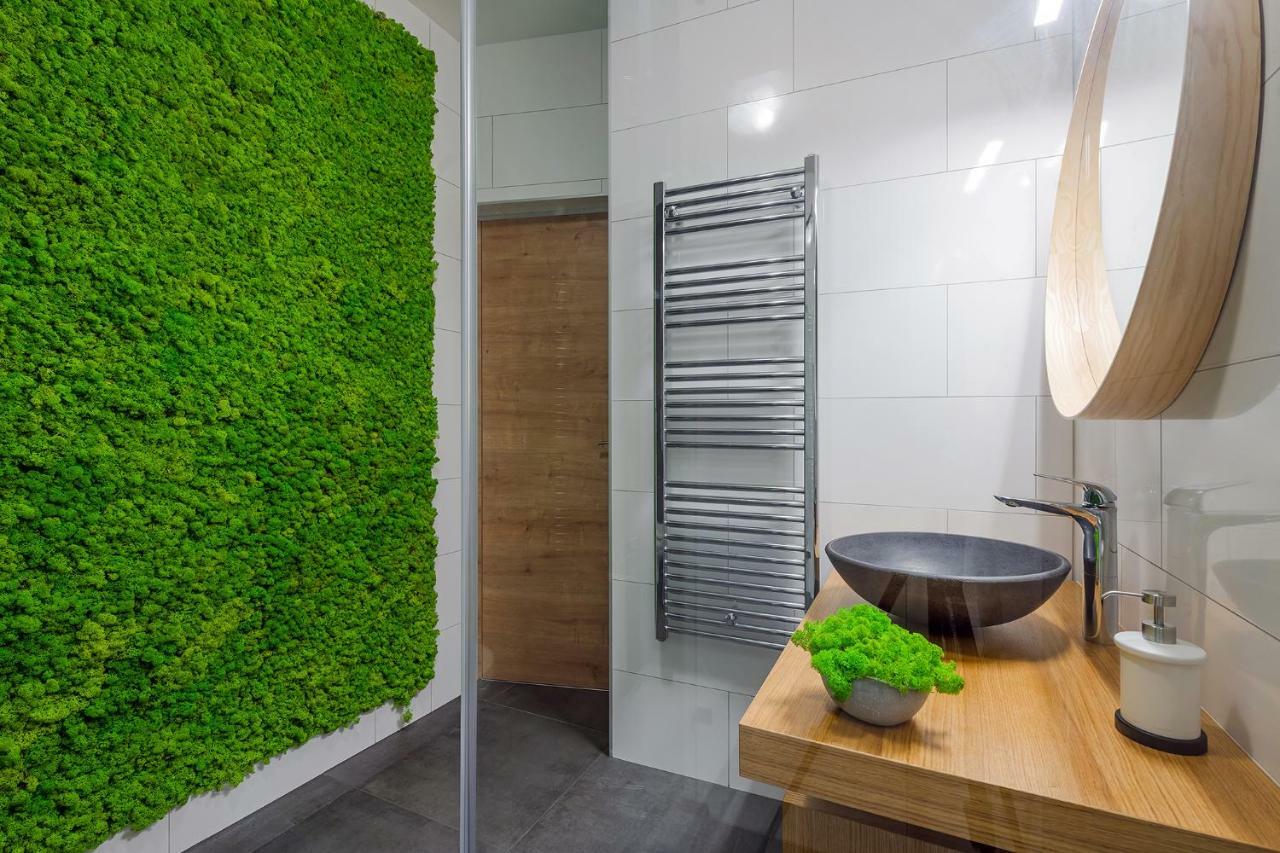 High End Klauzal With Ac - For Cooling Apartment